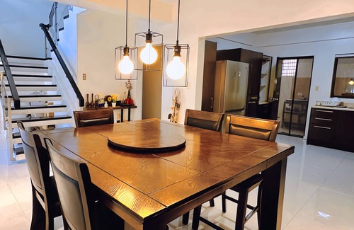 Las Pinas Villa | Luxury Music Garden Villa Near T1 Airport Free Transport