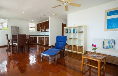 Manoc-Manoc House | Mabuhay Beach House