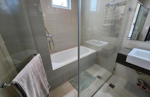 Lapu-Lapu Apartment | Mactan Newtown Family Breakaway!
