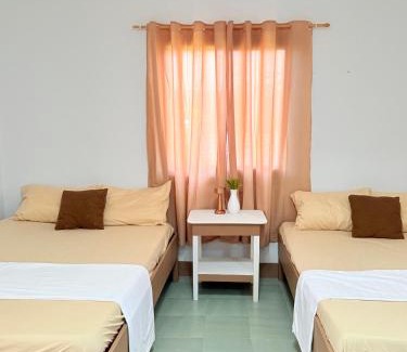 Puerto Galera Bed & Breakfast | Manalo's Lodge and Restaurant