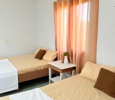 Puerto Galera Bed & Breakfast | Manalo's Lodge and Restaurant