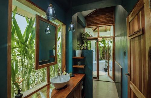 Catangnan Villa | Marevka - Pool Villa with garden