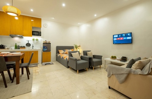 Culiat House | Modern Elegance Meets Urban Comfort: Spacious 3 Bedroom Townhouse in Quezon City