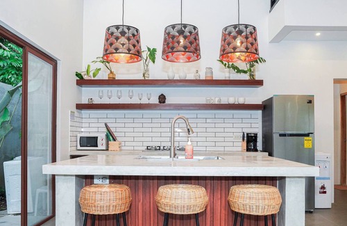 Amadeo Villa | Modern Tropical 2BR Villa & Pool Retreat in Amadeo