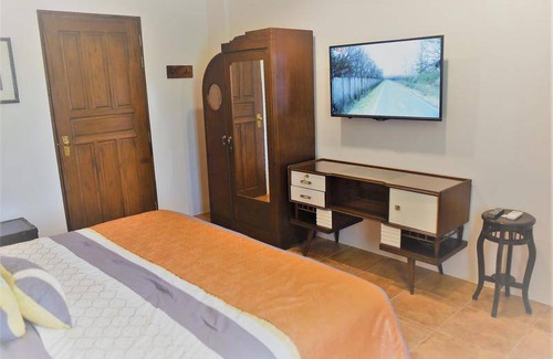 Pagsanjan House | Motel ∙ 8 guests