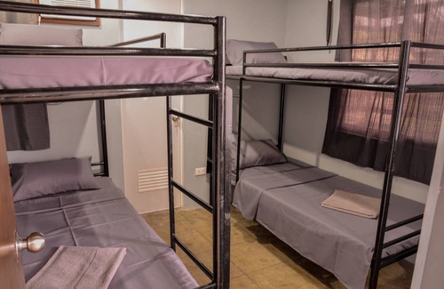 Bacolod House | Motel ∙ 8 guests