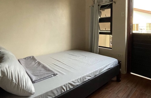 Balanga Apartment | New Bliss 3BR Apt Near Resto WIFI up to 200MBPS