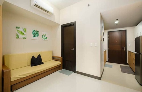 Taguig Condo | New & Modern Uptown BGC 1BR 4pax