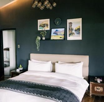 Anilao Hotel | Nuuk Taal Lake