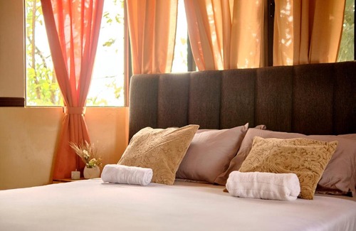 Jaro House | Pallet Homes - Landheights