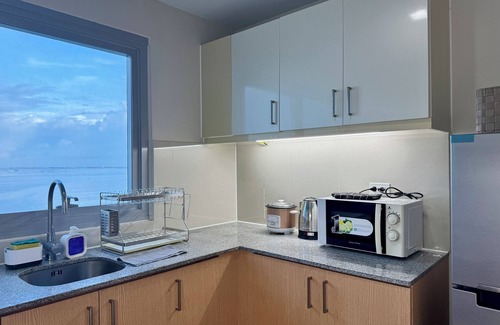 Tambo Condo | Panoramic Seaview near Airport Facing the Bay 6G