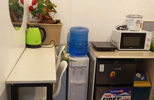 Marikina House | Parayno's Transient Room in Marikina with free NETFLIX/Centrally Located Place