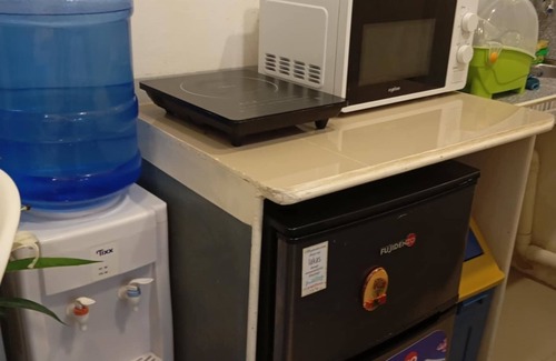 Marikina House | Parayno's Transient Room in Marikina with free NETFLIX/Centrally Located Place