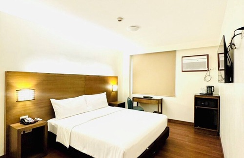 Ermita Night District Hotel | Pearl Lane Hotel
