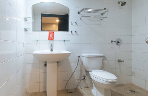 Moonwalk House | RedDoorz @ Kassel Residences Paranaque