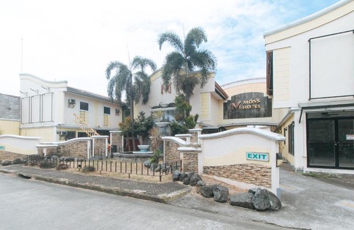 General Trias Hotel | RedDoorz @ Moss Hotel Dasmarinas