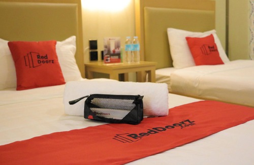 Bakilid Hotel | RedDoorz Plus @ AS Fortuna Cebu