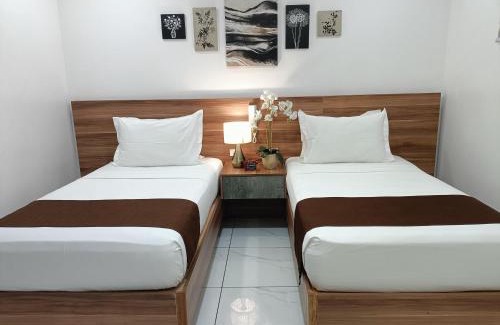 Ermita Night District Hotel | Rosh Hotel