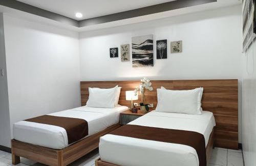 Ermita Night District Hotel | Rosh Hotel
