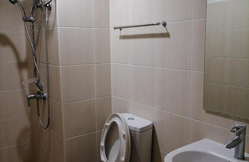 Ermita Apartment | Roxas Blvd Stunning Studio Condo Near US Embassy