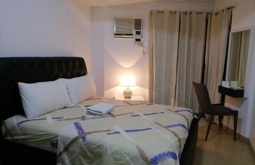 Ermita Apartment | Roxas Blvd Stunning Studio Condo Near US Embassy