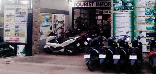 Coron Town Proper House | Santimart Backpackers Coron