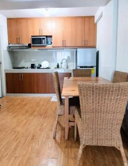 Santa Rosa Apartment | SCANDIA SUITES AT SOUTH FORBES Homey & Cozy 2-Bedroom Condo