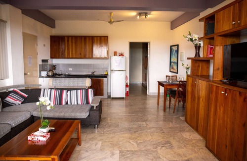 Dauis House | Seaview Hills Luxury Apartments & Rooms