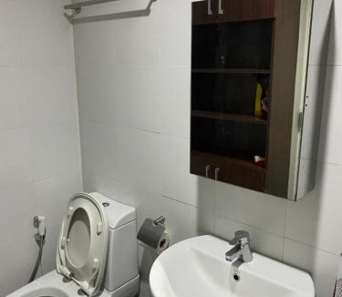 Legazpi Village Apartment | Serviced Apartment with great location and the best view plus Fast wifi