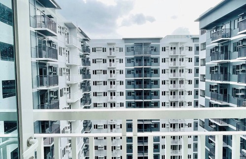 Iloilo Apartment | SM6 Minimalist Comfort Near SM