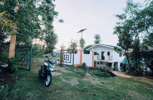 San Pedro House | Soul Shine Main House with wifi and breakfast
