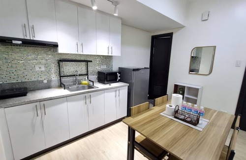 San Lorenzo Condo | Spacious 2BR Condo San Lorenzo Place 4KM Airport Netflix WIFI