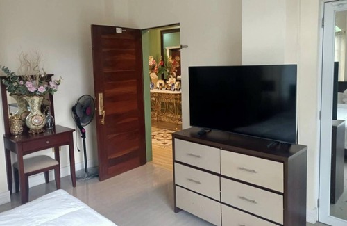 Cebu Bed & Breakfast | Spacious , elegant house for rent, 4 bed room situated on top of creek in Cebu.