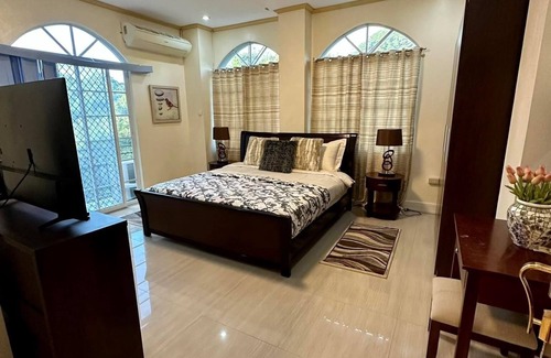 Cebu Bed & Breakfast | Spacious , elegant house for rent, 4 bed room situated on top of creek in Cebu.