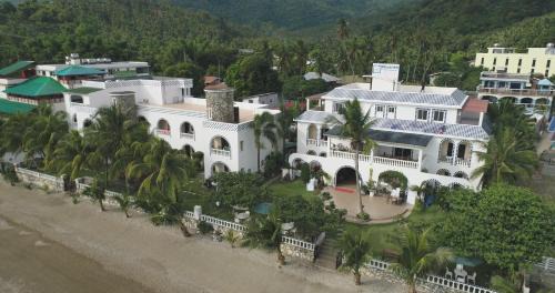 Puerto Galera House | Squares Beachside Apartments