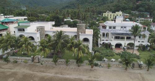 Puerto Galera House | Squares Beachside Apartments