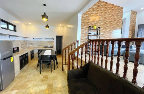 Amadeo House | Terra Vascileia w/garden and mini pool and basketball court along Tagaytay area
