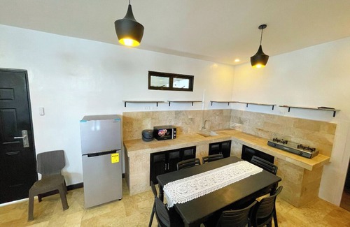 Amadeo House | Terra Vascileia w/garden and mini pool and basketball court along Tagaytay area