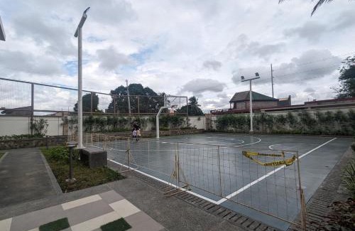 Project 4 Hostel | The most affordable COUCH SPACE in Metro Manila with Free WiFi