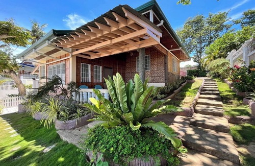 Compostela Cottage | Tranquil Two-Bedroom Beach Front Cottage★