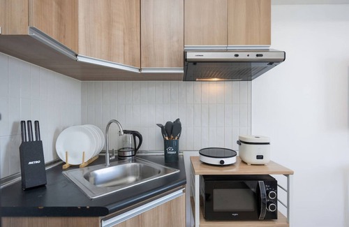 Cebu Apartment | Two Furnished Studios | City View, WiFi, Netflix and Pool