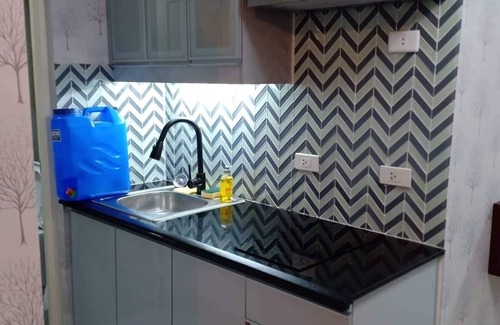 Pasay Apartment | Upgraded 1 bedroom with wifi and Netflix