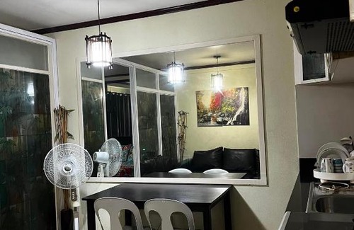 Moonwalk Apartment | V&J Transient Condotel