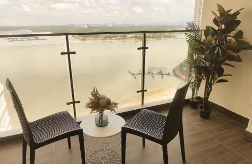 Central District Apartment | 海景套房 3房3厕 可8-12人Danga Bay Country Garden YI JIA名宿