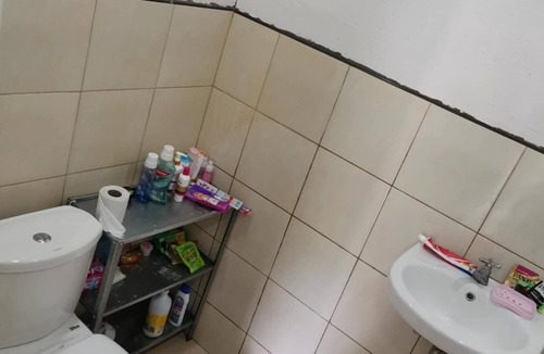 Zamboanga House | 1 Bed House - Sleeps 2 - Parking - Wifi