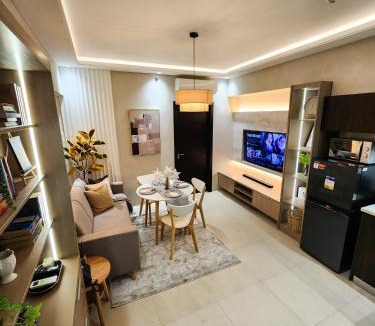 Poblacion District Hotel | 1 Bedroom Apartment in Aeon Towers I City Views I Free Wi-fi, Gym and Pool