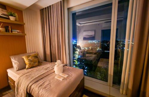 Poblacion District Hotel | 1 Bedroom Apartment in Aeon Towers I City Views I Free Wi-fi, Gym and Pool