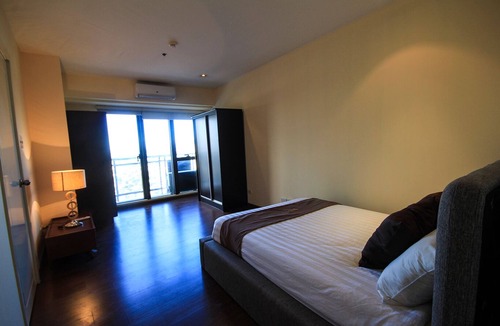 Downtown Apartment | 1-Bedroom Apt Unit @ Knightsbridge 4018