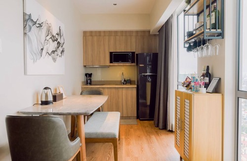 Makati Condo | 1 Bedroom Suite,City and River view