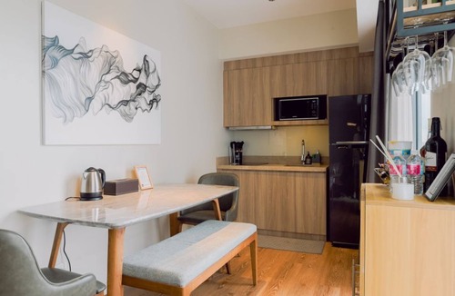 Makati Condo | 1 Bedroom Suite,City and River view